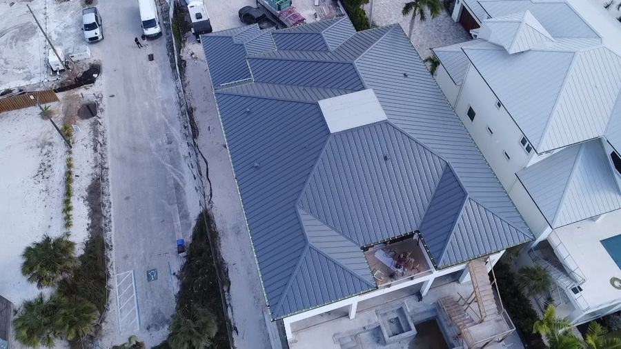 Metal roof aerial